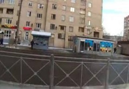 Kadın sürücü pedalları karıştırınca...