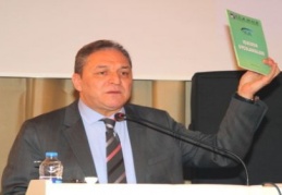 “Kadın, yaşayan bir toplumun, bir milletin en temel öğelerindendir”