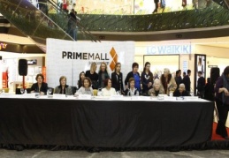 Kadın yazarları topladı