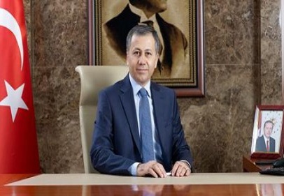 Kadın yeryüzünde merhametin, şefkatin sevgi ve fedakarlığın sembolüdür