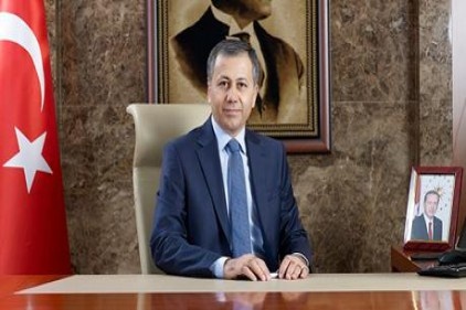 Kadın yeryüzünde merhametin, şefkatin sevgi ve fedakarlığın sembolüdür