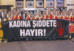 Kadına şiddet uygulayanların insanlıkla alakası yoktur