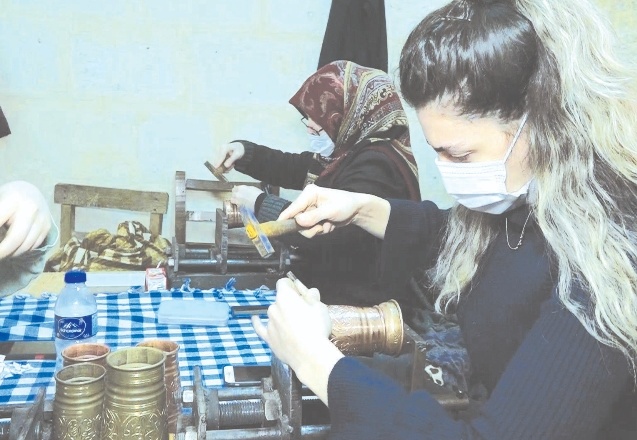 "Kadınlar da ayakları üzerinde durabilmeli"