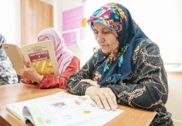 Kadınlar, eğitim hayatlarını devam ettiriyor
