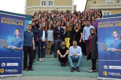 Kadınlar Gaziantep&#8217;te geleceği yazıyor