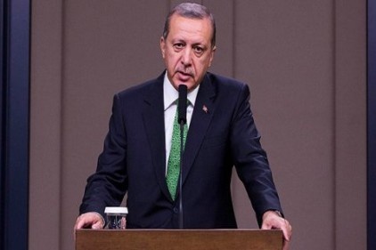 Kadınlar, hak gaspına ve şiddete karşı mücadeleden çekinmemeli