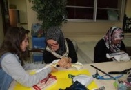 Kadınlar, hem el becerilerini geliştiriyor