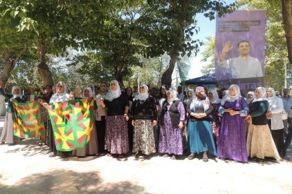 Kadınlar IŞİD&#8217;i protesto etti