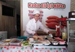 ‘Kadınlar kendileri çalışıp kendileri kazanmalı’