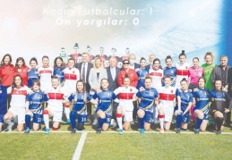 Kadınlar Ligi’nin ilk isim sponsoru Turkcell