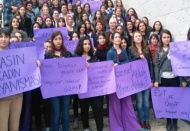 Kadınlar Meclis'e bitti, "Bu Yasalar Böyle Geçmez" dedi 