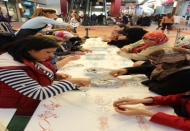 Kadınlar mum yaptı