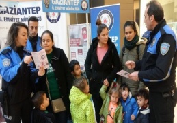 Kadınlar, şiddete karşı bilgilendiriliyor
