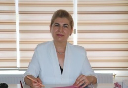 “Kadınlar vitrin süsü olarak kullanılıyor” 