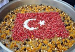 Kadınlara aşure nasıl pişirilir anlatıldı