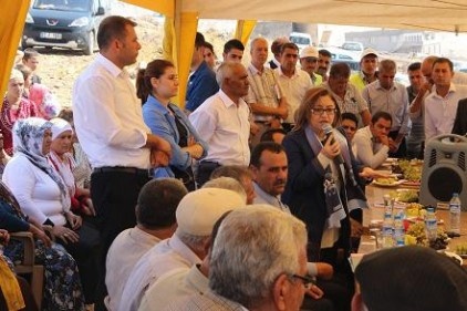 Kadınlardan, su sevinci çığlığı