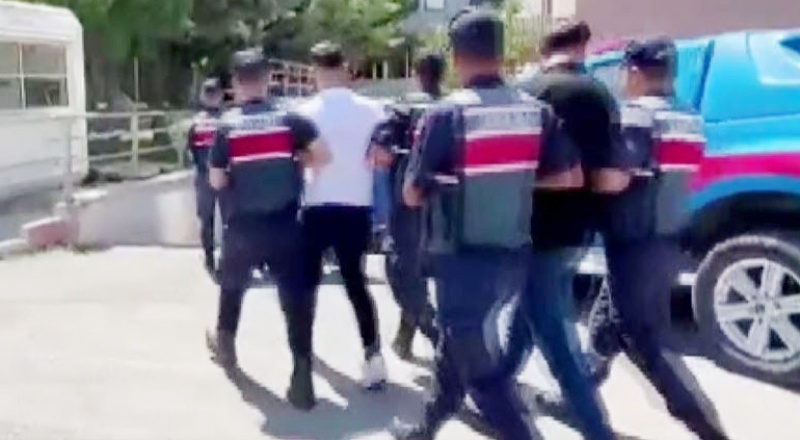 Kadınları kullanarak şantaj yapan örgüte operasyon