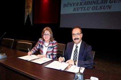 Kadınlarımız, sizler şunu bilin, siz isterseniz, ulaşamayacağınız hedef yoktur