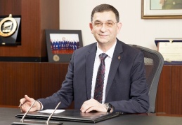 Kadınların çok daha fazla iş hayatında olması gerek