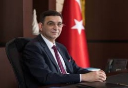 Kadınların iş dünyasında daha etkin rol üstlenmelerine önem veriyoruz