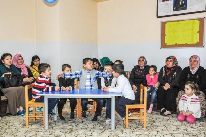 Kadınlarını geride bırakan bir toplum geride kalmaya mahkumdur