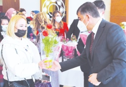 Kadınlarla birlikte çalışmak bana güç veriyor