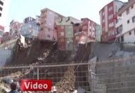 Kağıthane'de dört katlı bina böyle çöktü