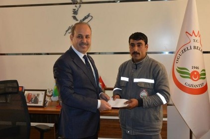 Kahraman işçiye para ödülü 