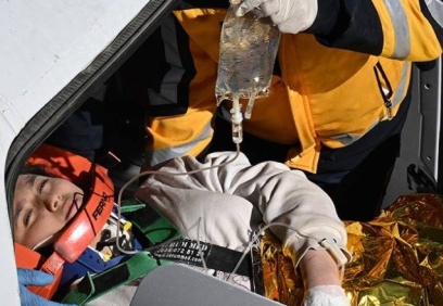 Kahramanmaraş'ta genç kız, depremin 248. saatinde enkazdan sağ çıkarıldı