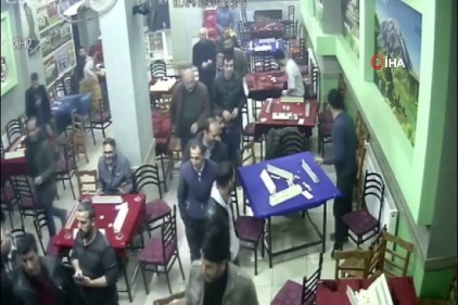 Kahvehanede deprem paniği