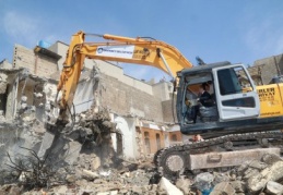 Kahvelipınar Mahallesi’nde kentsel dönüşüm yıkımları sürüyor