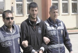 Kalaşnikofla havaya ateş etti