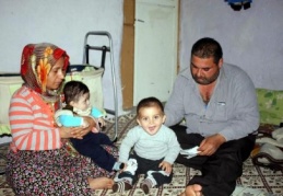 Kalbi delik bebek için yardım bekliyorlar