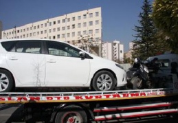 Kaldırımdaki araç ve motorlar toplatıldı