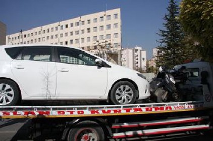 Kaldırımdaki araç ve motorlar toplatıldı