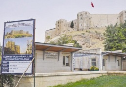 Kale restorayonu sürüyor 2 foto