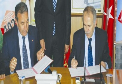 Kaleoğlu ailesi, eğitime 1 milyon 500 bin TL nakdi yardımda bulundu