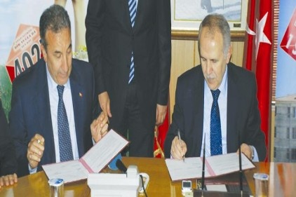 Kaleoğlu ailesi, eğitime 1 milyon 500 bin TL nakdi yardımda bulundu
