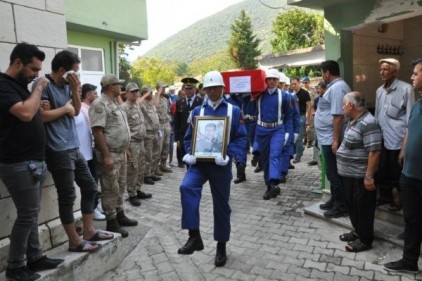 Kalp krizinden ölen uzman çavuş defnedildi 