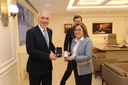 Kamil Saraçoğlu, Şahin&#8217;i ziyaret etti