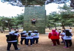 Kamp alanında survivor havası yaşatıyorlar