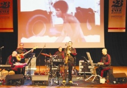 Kampta caz rüzgarı esti