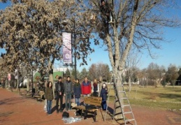 Kampüse kuş yuvaları ve yemlikler yerleştirildi