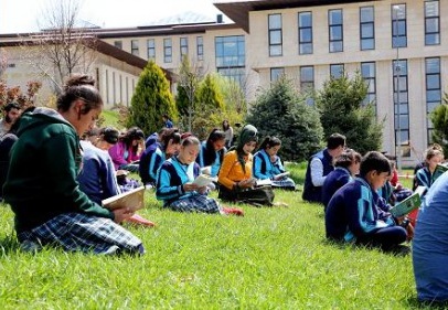 Kampüste kitap okuma etkinliği