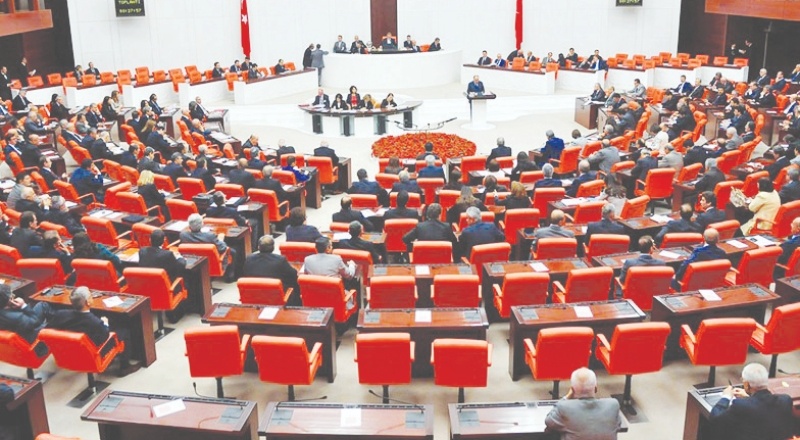 Kamu eczacılarının mali ve özlük hakları Komisyon’da kaldı!