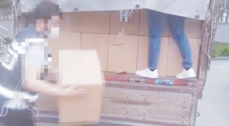 Kamyonet dolusu kaçak makaron ele geçirildi