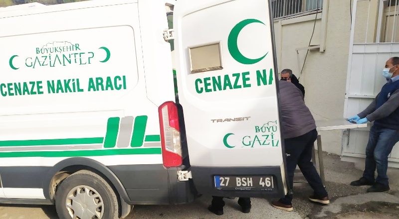 Kamyonet kazasında hayatını kaybetti