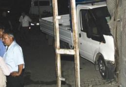 Kamyonetle graja daldı