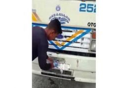 Kamyonun plakasını tıraş köpüğüyle kapatan sürücü yakalandı 