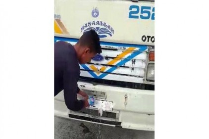 Kamyonun plakasını tıraş köpüğüyle kapatan sürücü yakalandı 